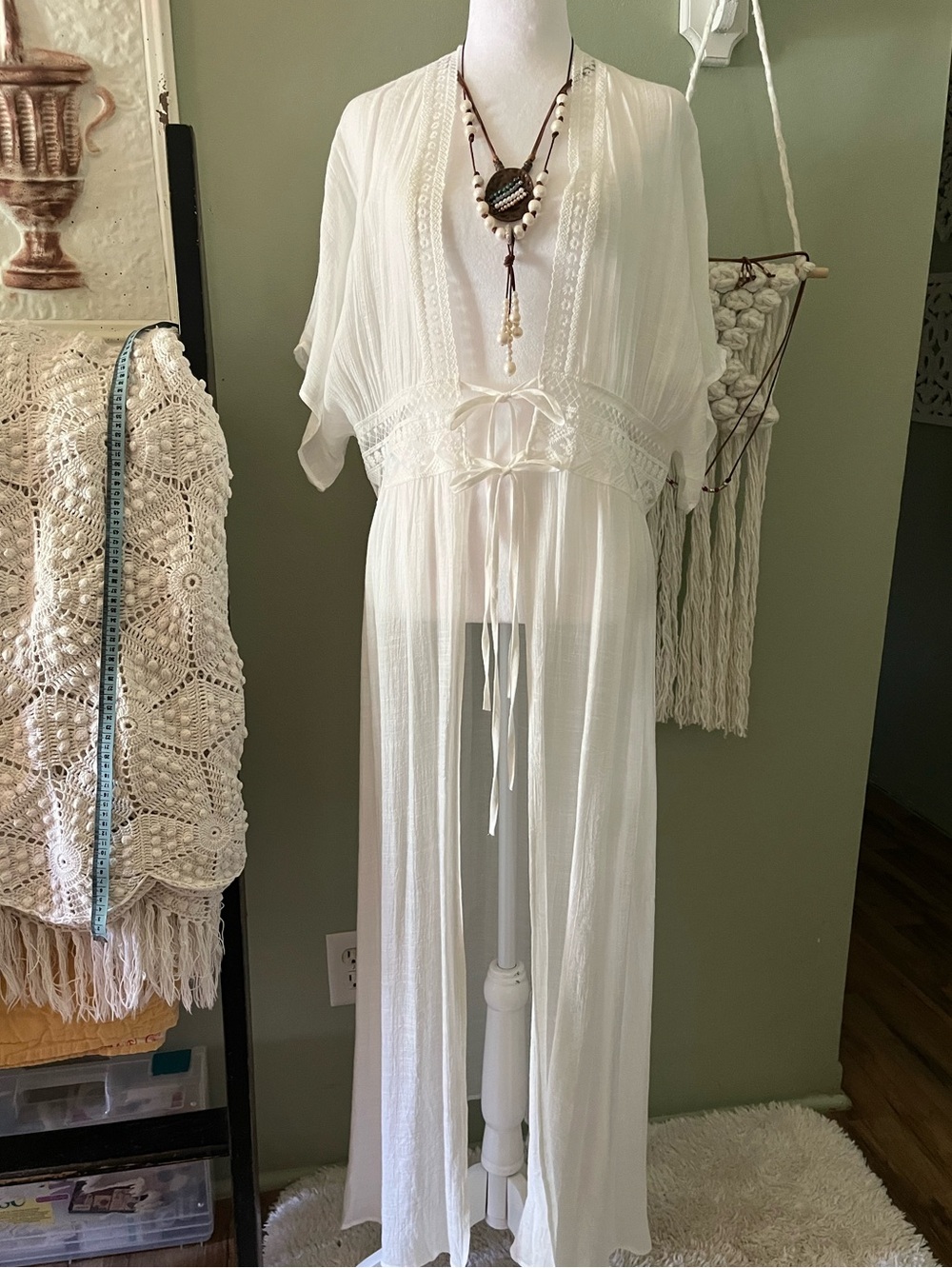 Fancyinn White Long Open-Front Lightweight Kimono Shrug